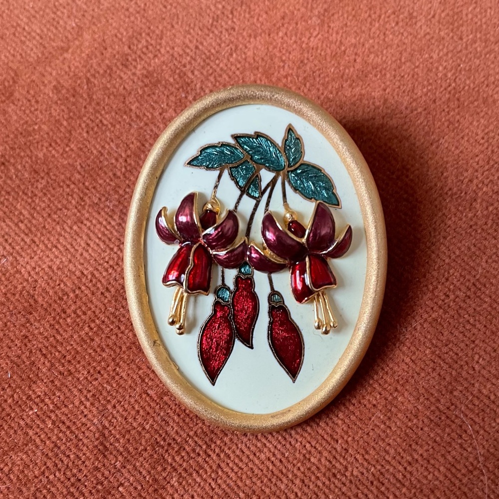 Enameled 3D Brooch Bleeding Hearts.